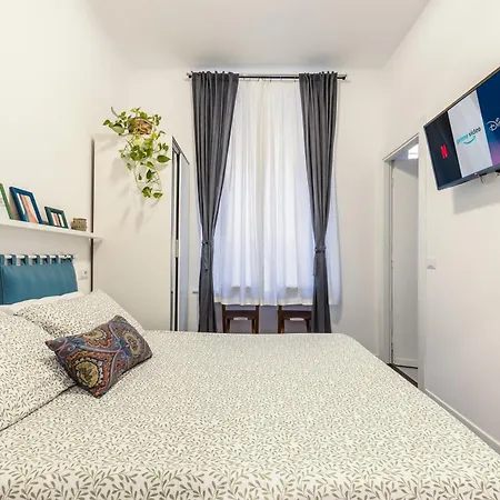 Britannia 36 アパート