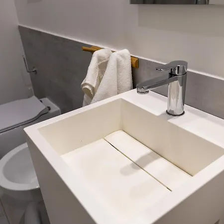 Britannia 36 アパート *