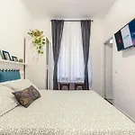 Br1tannia 36 Apartment